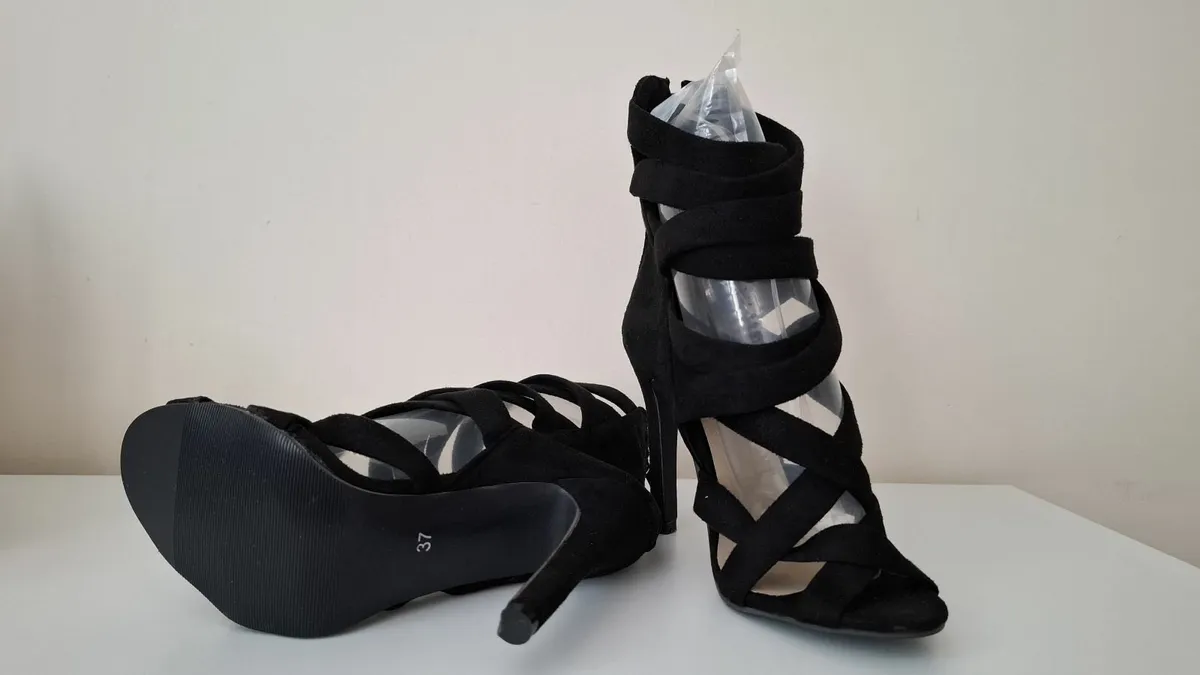 HIGH HEELS SHOES EU 37 - Image 3