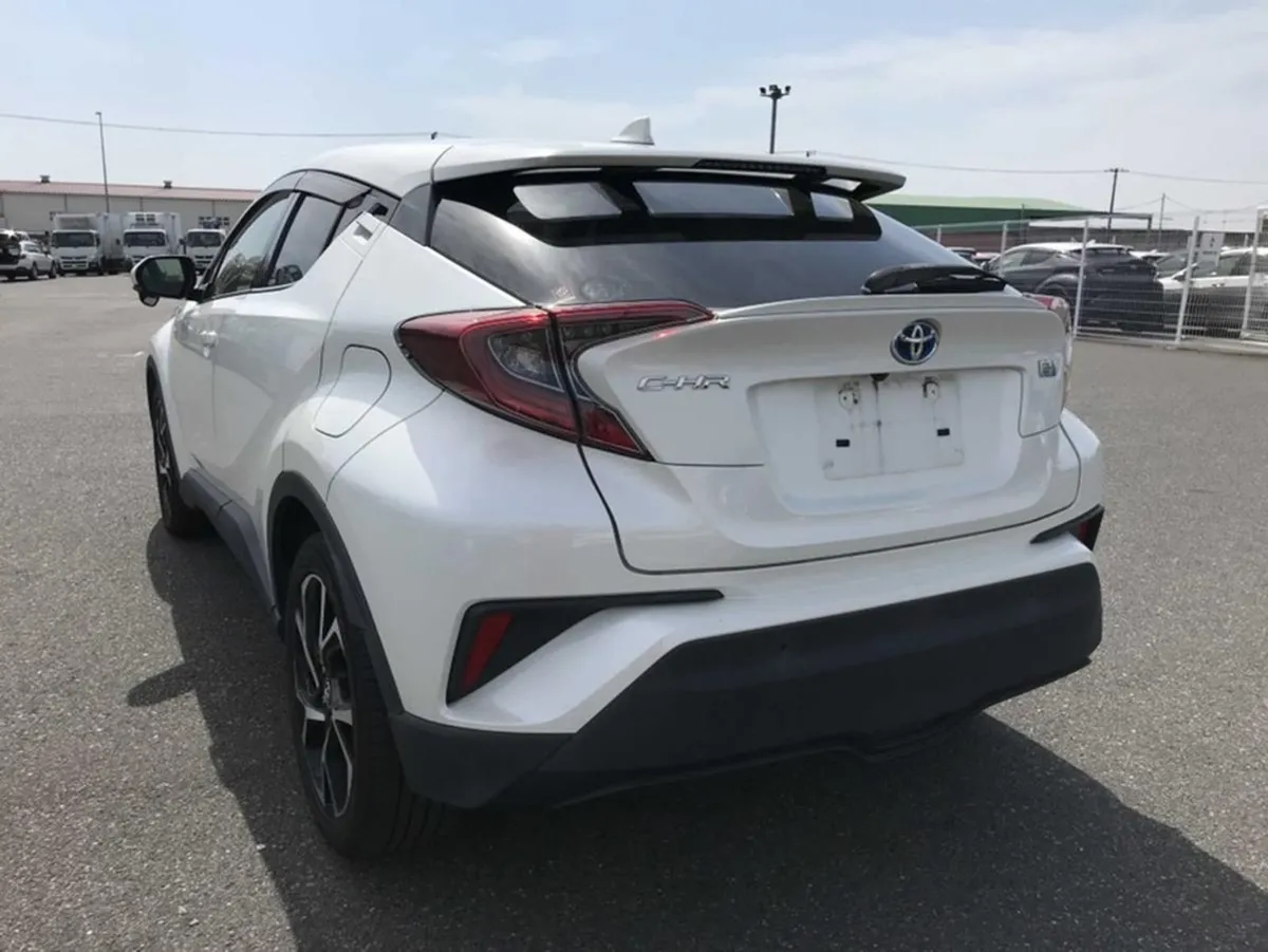 Toyota C-HR (182) 1.8 Hybrid Sport Auto - Image 3
