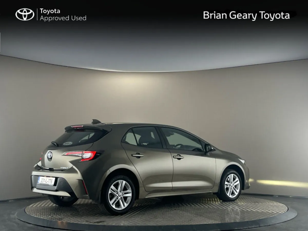 Toyota Corolla HYBRID LUNA H/B - Image 2