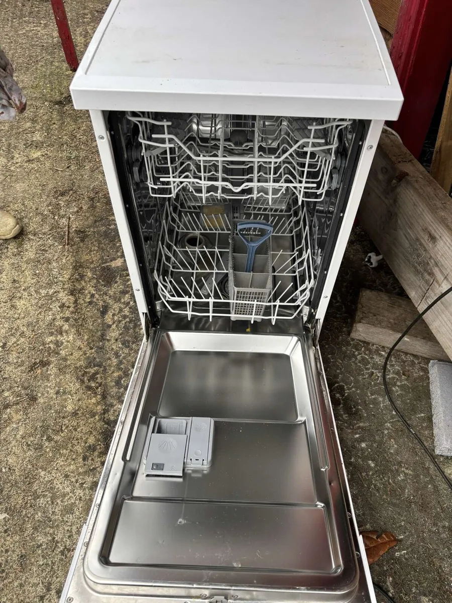 Dishwasher - Image 2