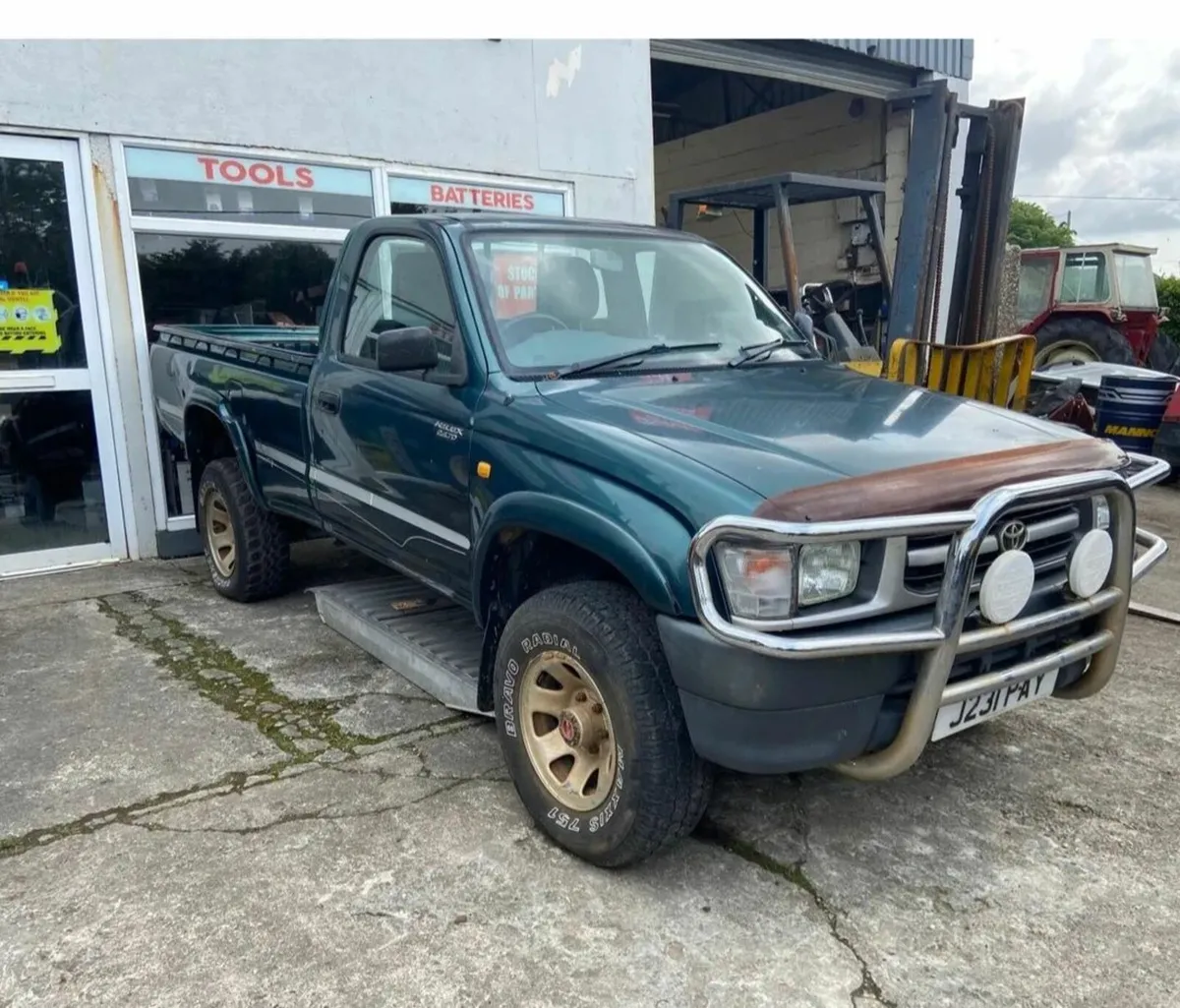 TOYOTA HILUX - Image 1