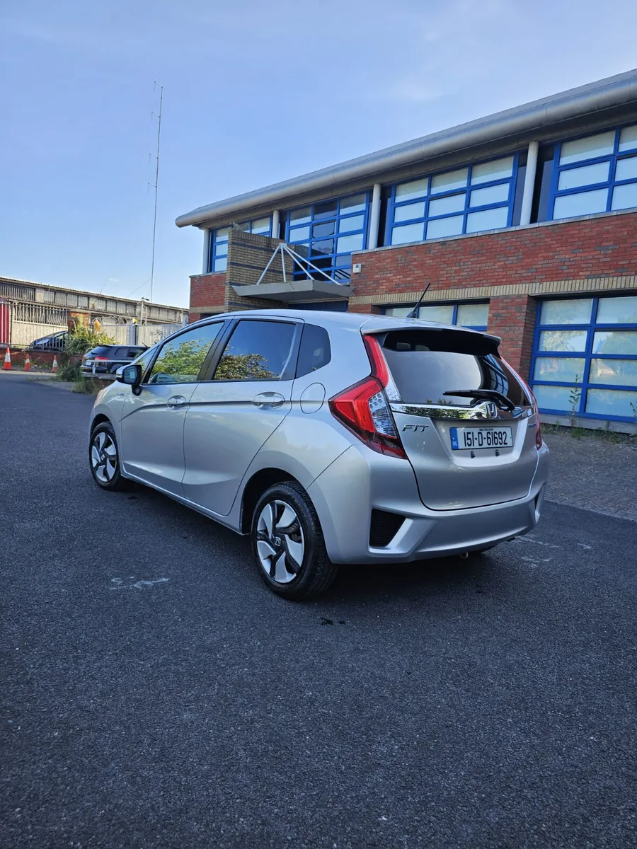 Honda Fit 2015 Automatic Hybrid - Image 4
