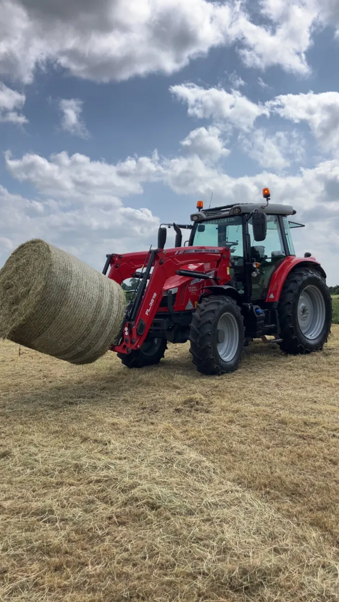 Massey Ferguson 5712S - Image 1