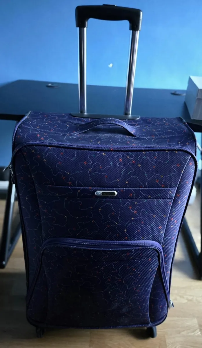 Suitcase in Perfect Condition - Image 1