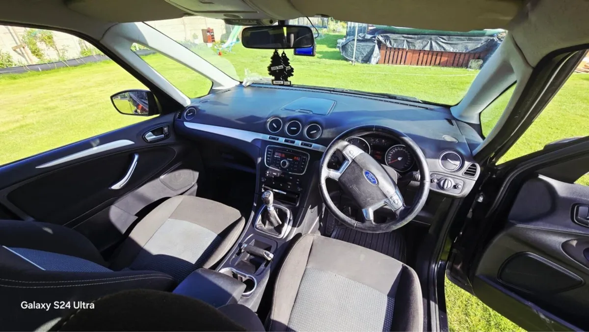 Ford Galaxy - Image 4