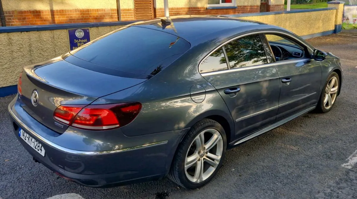 2014 R-Line Volkswagen CC (142). - Image 3