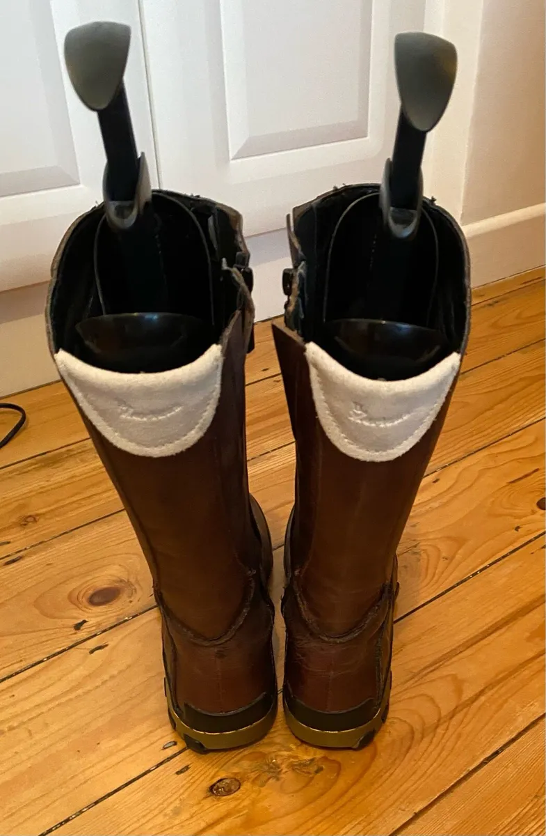 Dr Martens Authentic Leather Brown Boots Size 41/7 - Image 3