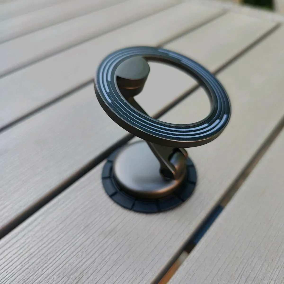 YOSH Mag-Safe Car Mount Phone Holder - Image 1