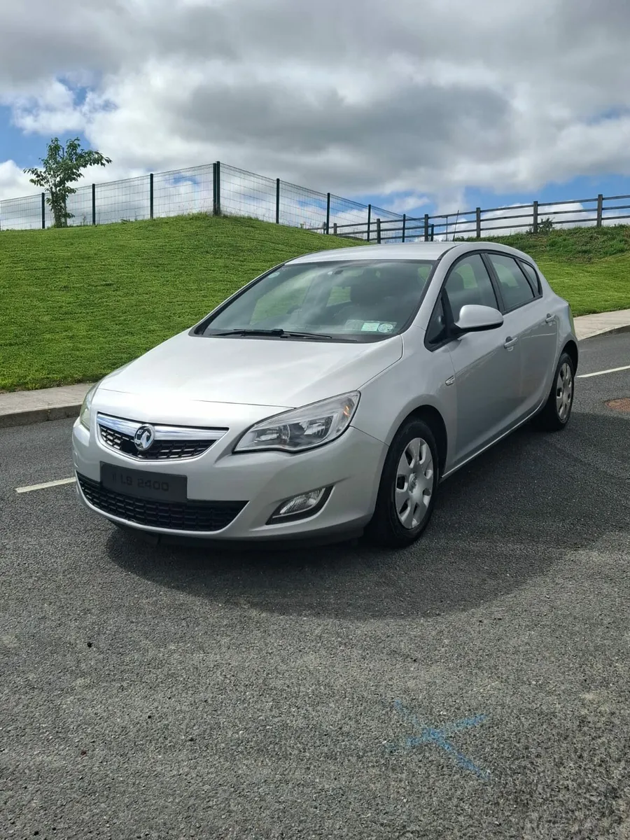 2011 Vauxhall Astra (New NCT) - Image 4