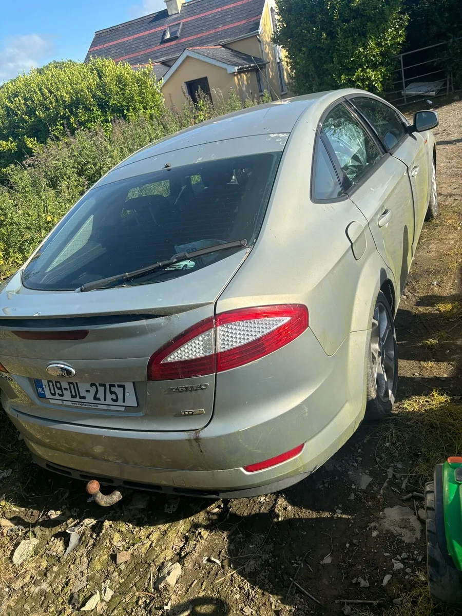 2 cars for sale repair/parts/scrap - Image 2