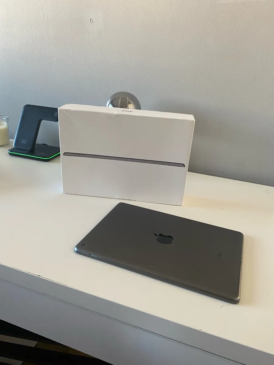 iPad 8 gen 2020 - Image 2