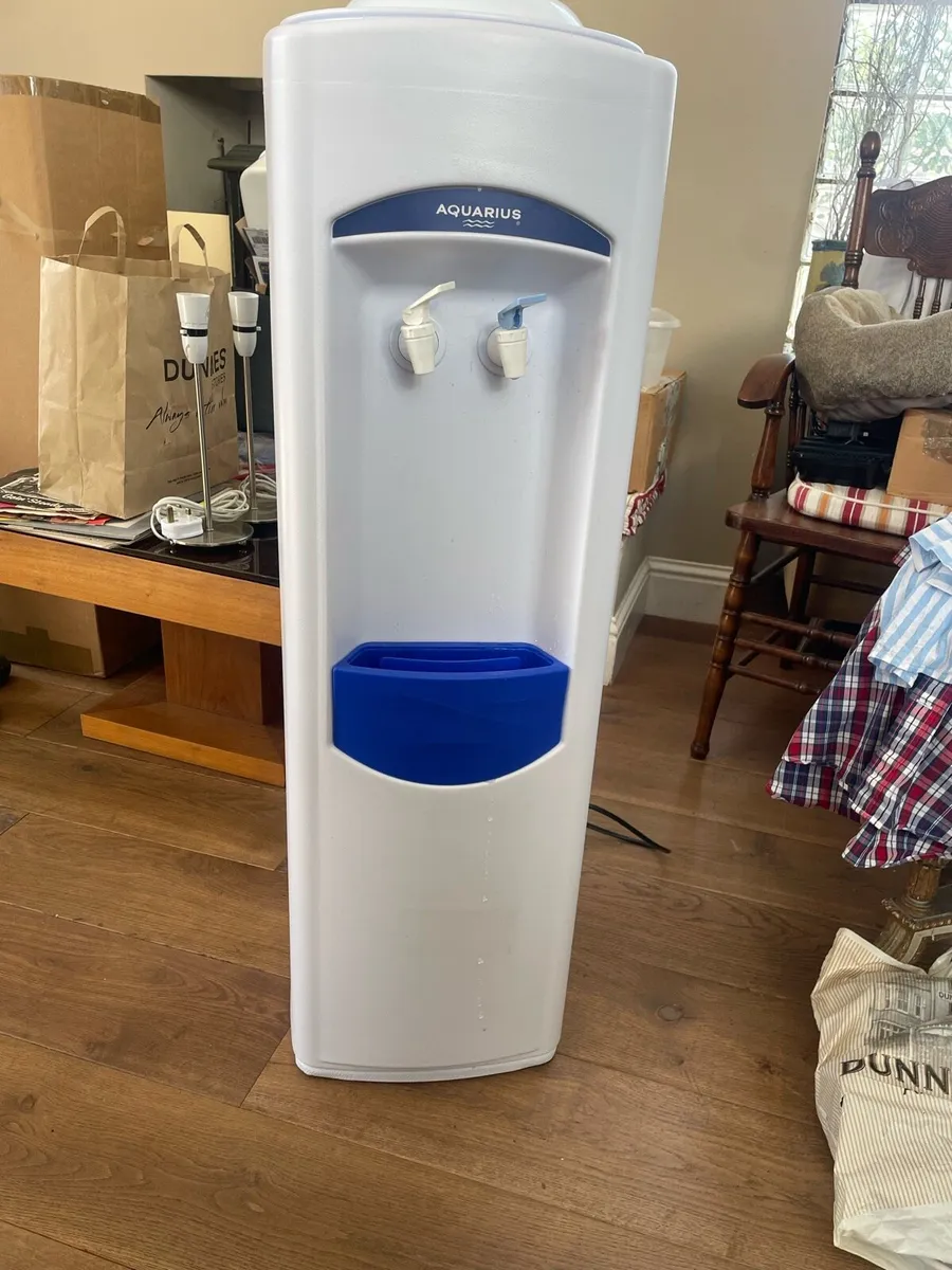 Aquarius Stand-Alon​e Water Cooler - Image 2