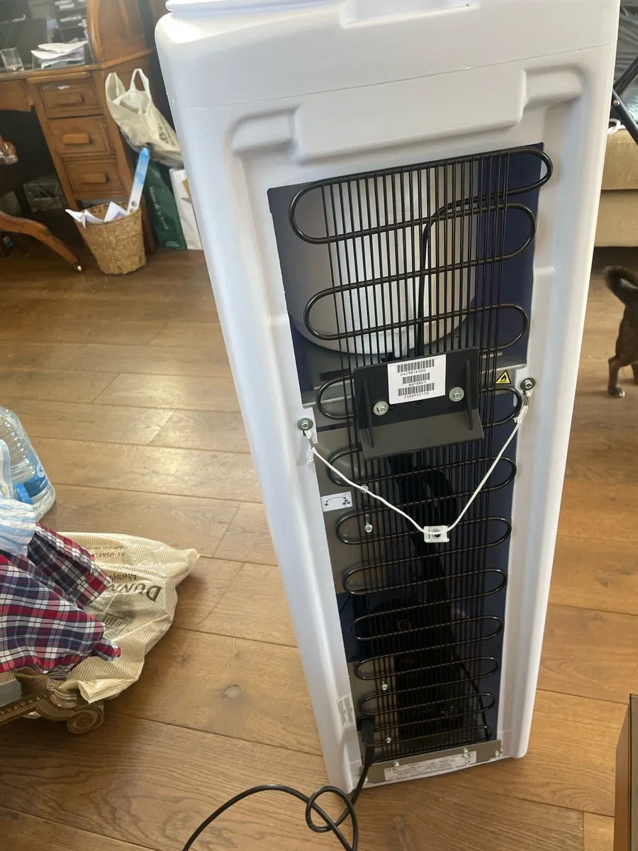 Aquarius Stand-Alon​e Water Cooler - Image 4