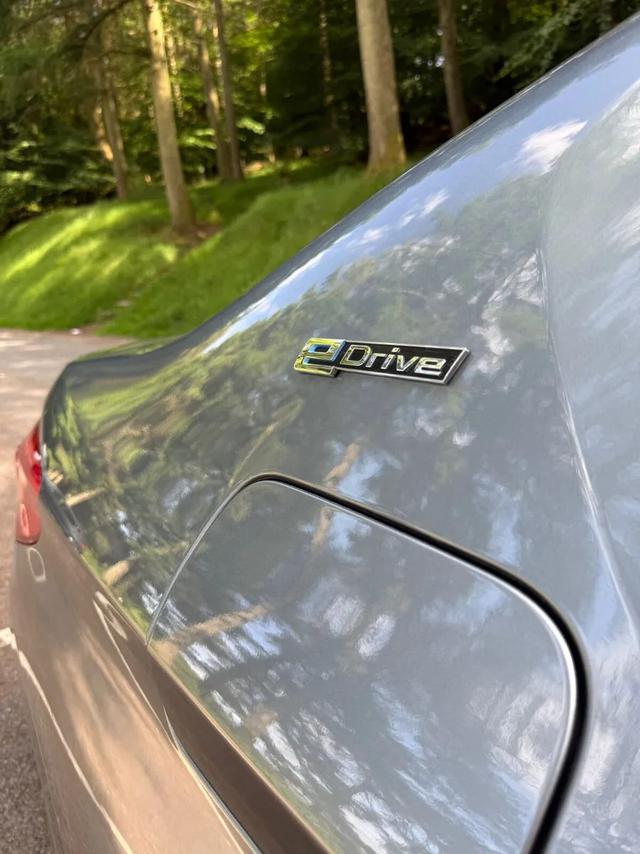 Warranty BMW 5-Series 530e iPerformance Like New - Image 4