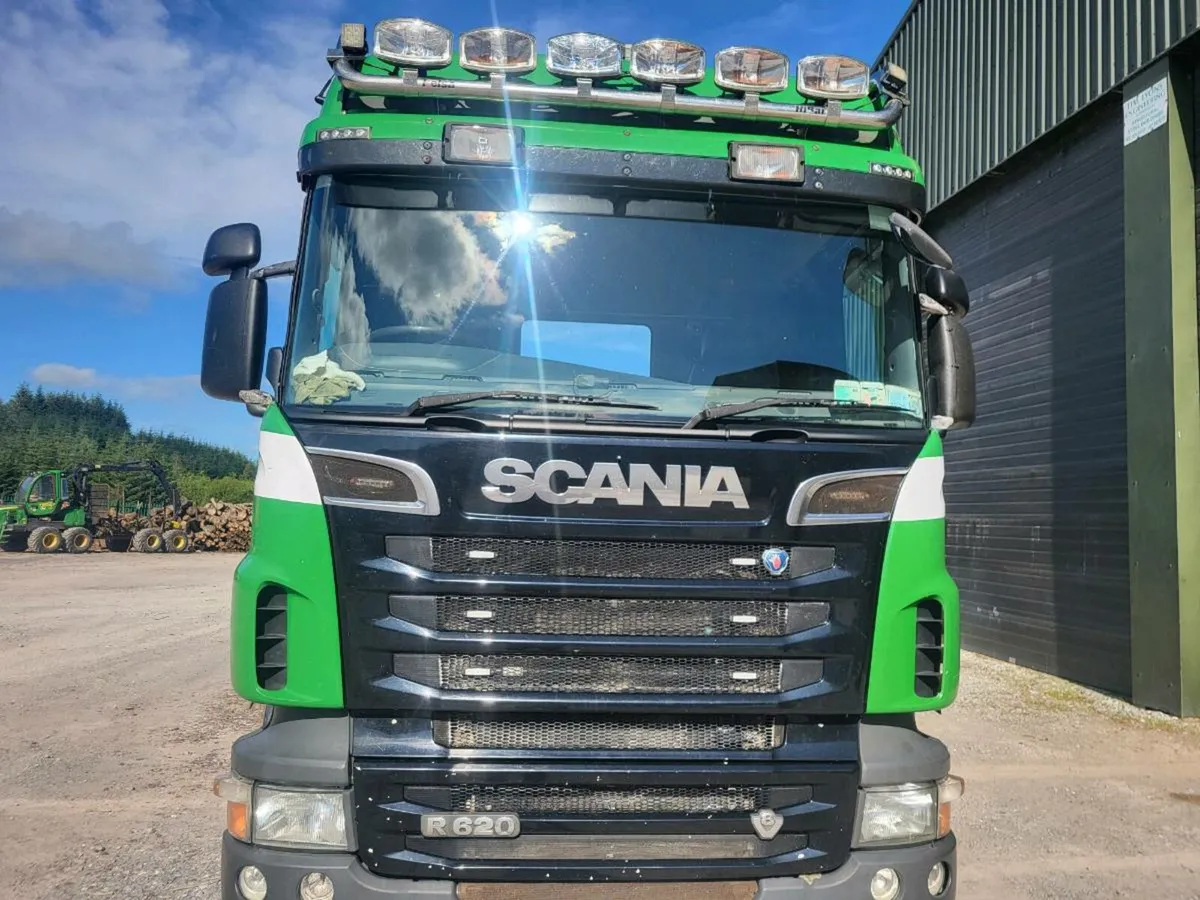 Scania 620 6x4 double drive air suspension - Image 3