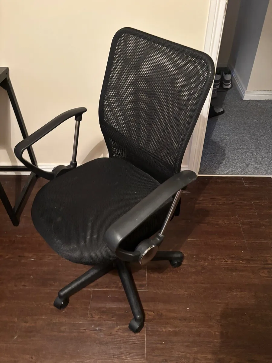 Office chair - Image 1