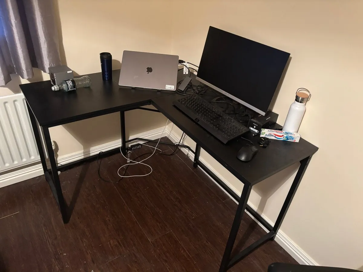Office desk - Image 2