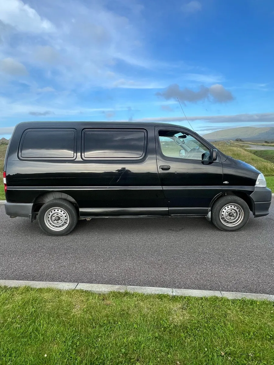 2008 Toyota Hiace Van - Image 2