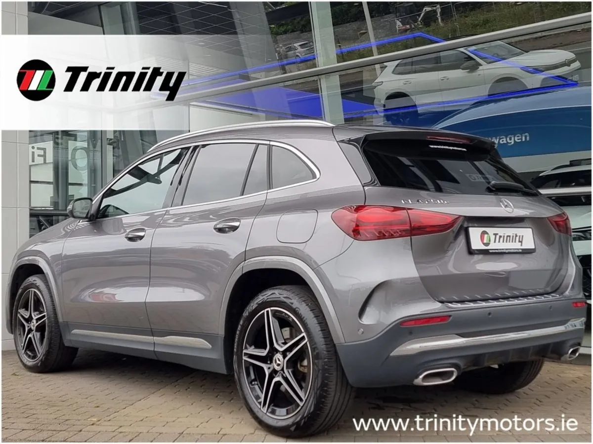 Mercedes-Benz GLA 250 AMG Line Executive Exclusiv - Image 3