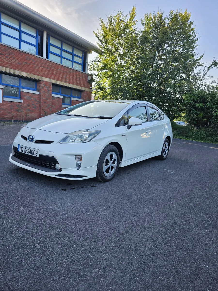 Toyota Prius 2014 Automatic Hybrid - Image 4