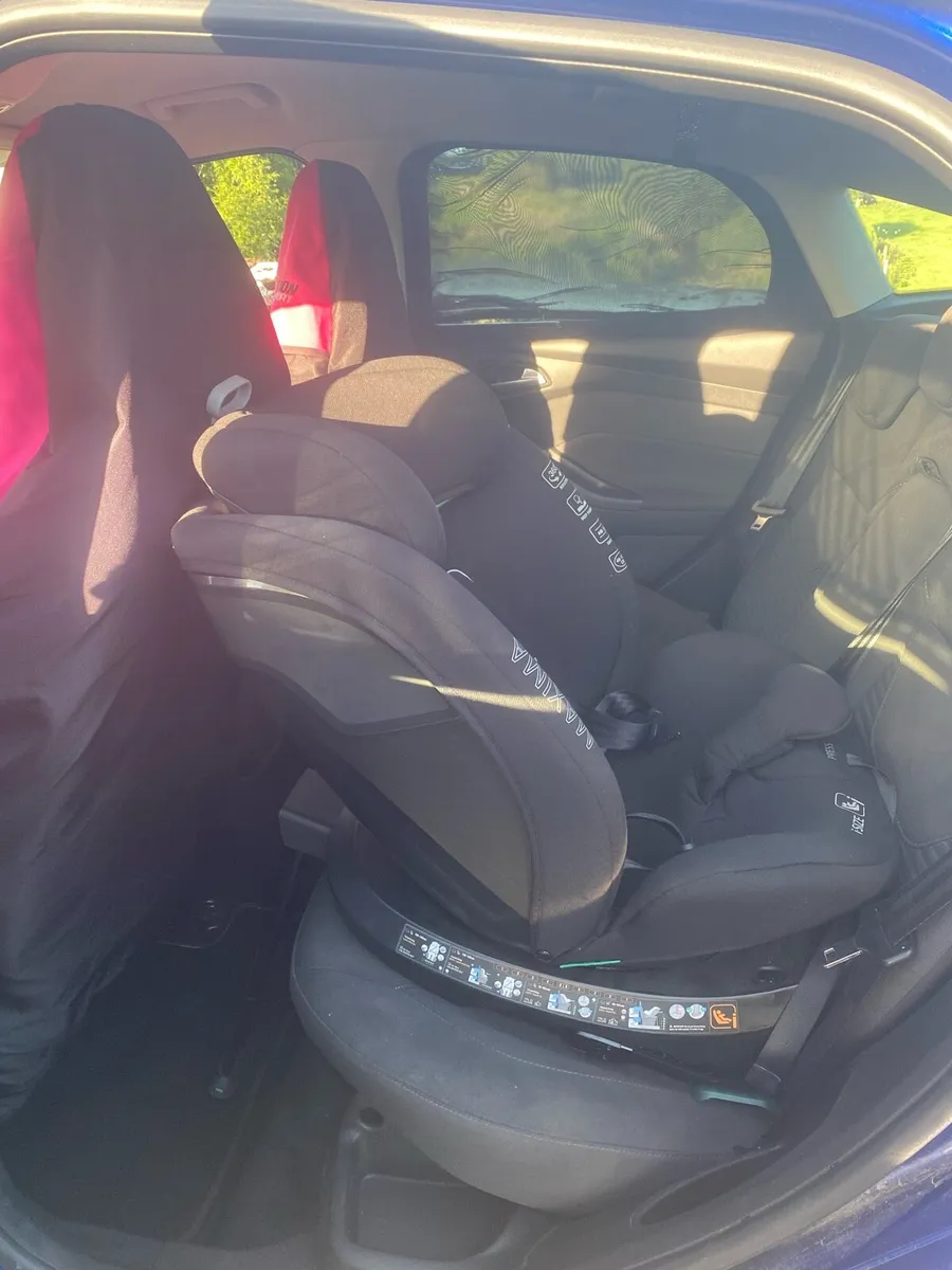 Car - Image 4
