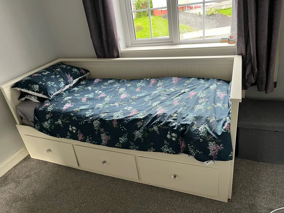 Hemnes Day Bed - Image 1