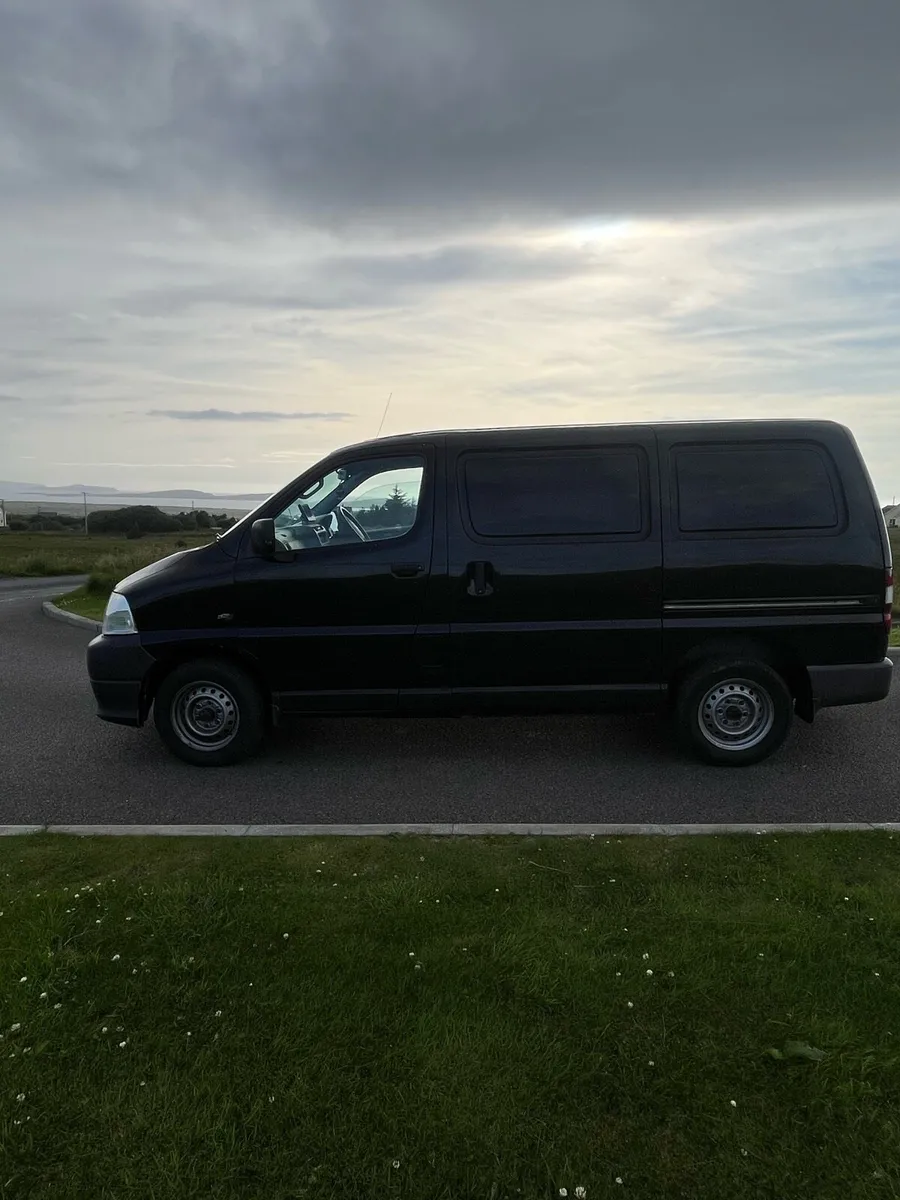 Toyota Hiace Van 2008 - Image 3