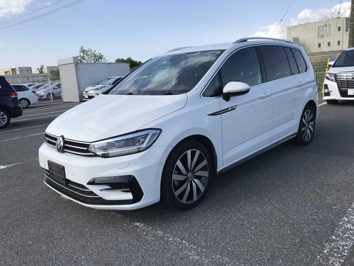 Volkswagen Touran 1.4 TSI R-line 7-seater Auto - Image 1