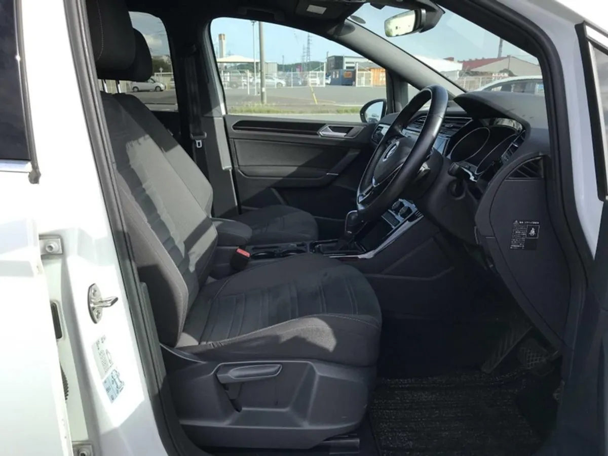 Volkswagen Touran 1.4 TSI R-line 7-seater Auto - Image 4