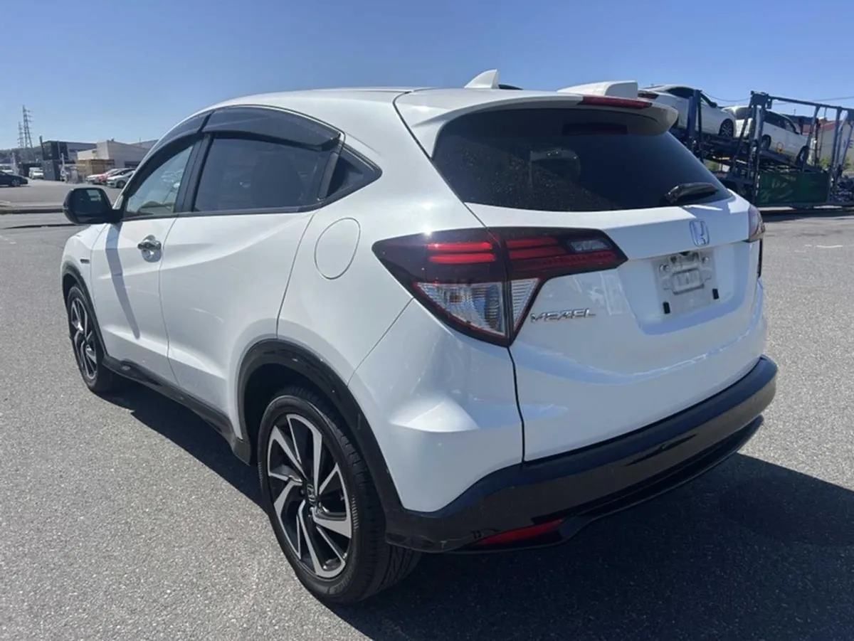 Honda Vezel 1.5 Hybrid RS Sensing Edition - Image 3