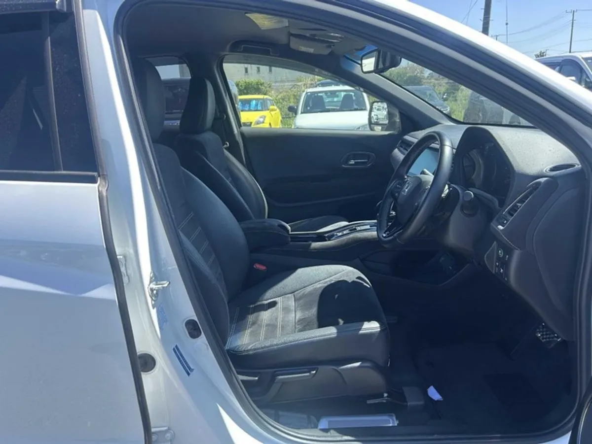 Honda Vezel 1.5 Hybrid RS Sensing Edition - Image 4