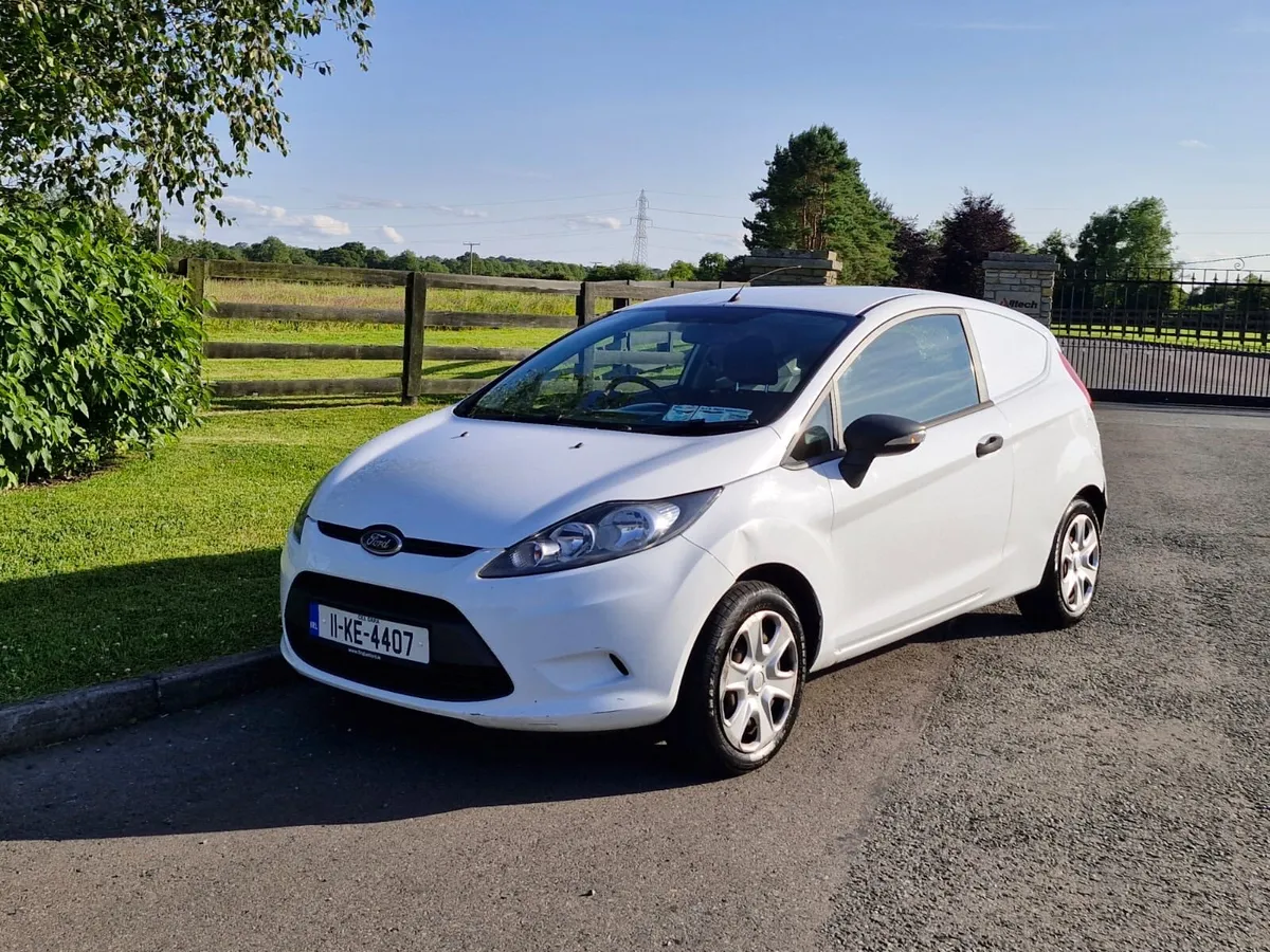 Ford Fiesta comercial van 2011 (DOE&TAX) - Image 1