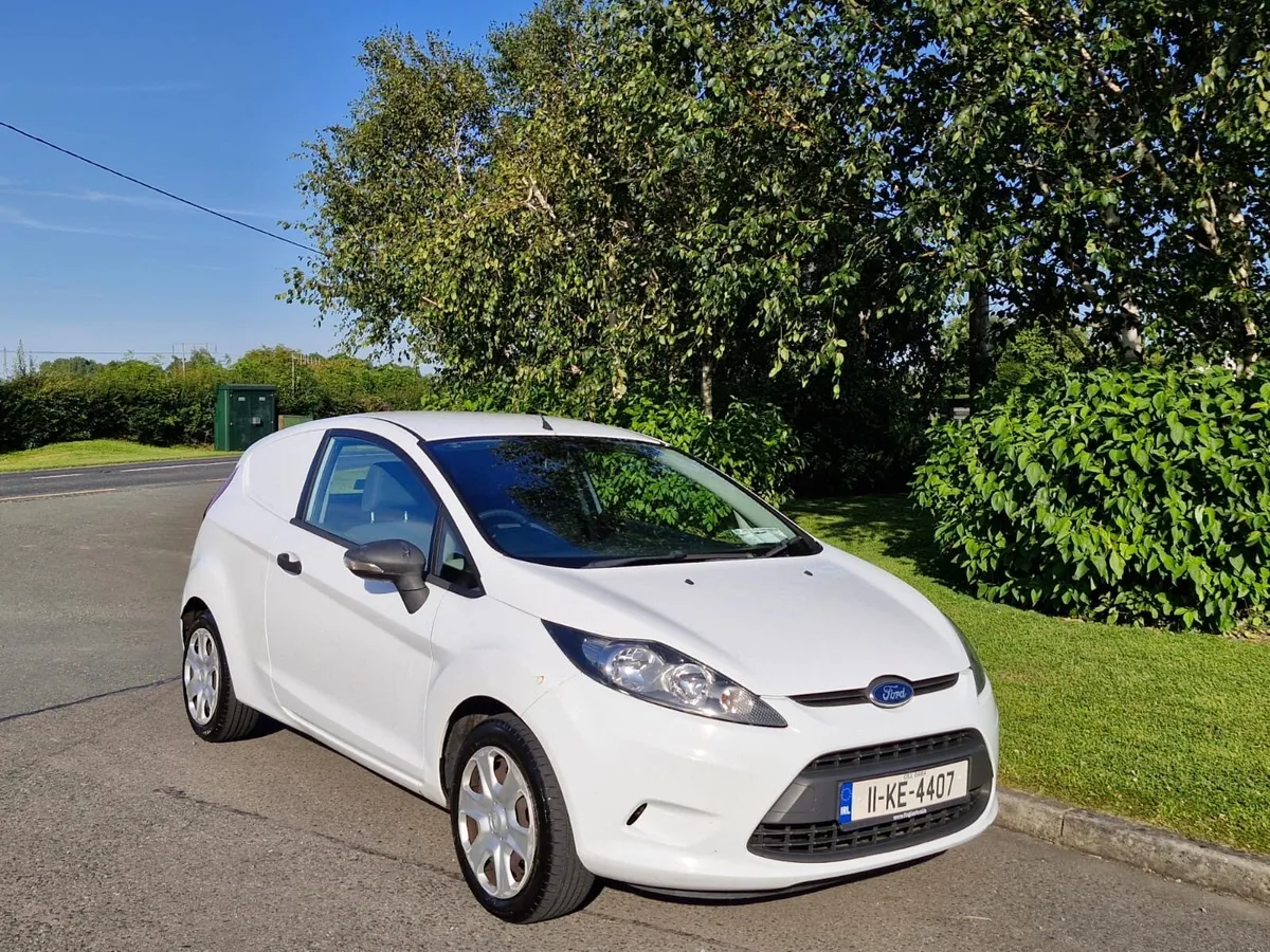 Ford Fiesta comercial van 2011 (DOE&TAX) - Image 2