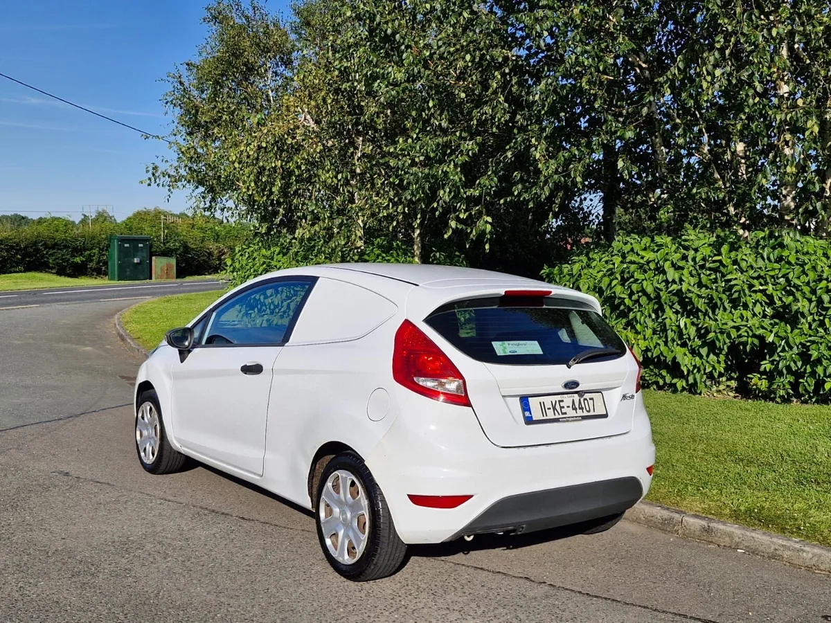 Ford Fiesta comercial van 2011 (DOE&TAX) - Image 4