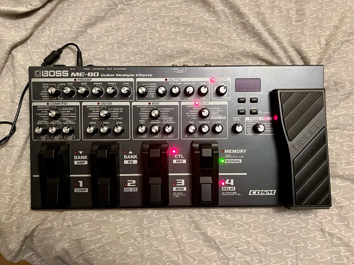 Boss ME 80 Guitar multiple effects pedal with box - Image 4