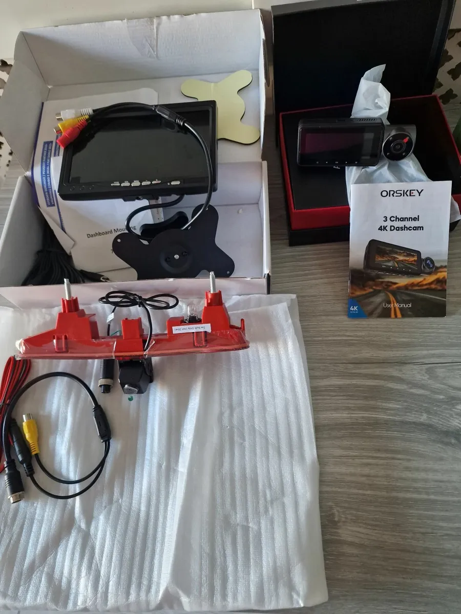 Dashcam and reversing camera - Image 1