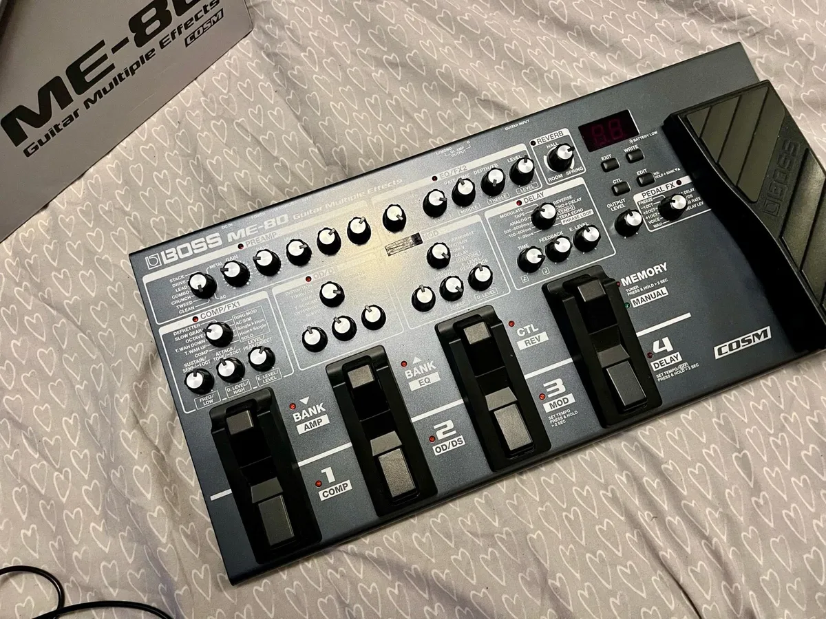 Boss ME 80 Guitar multiple effects pedal with box - Image 2