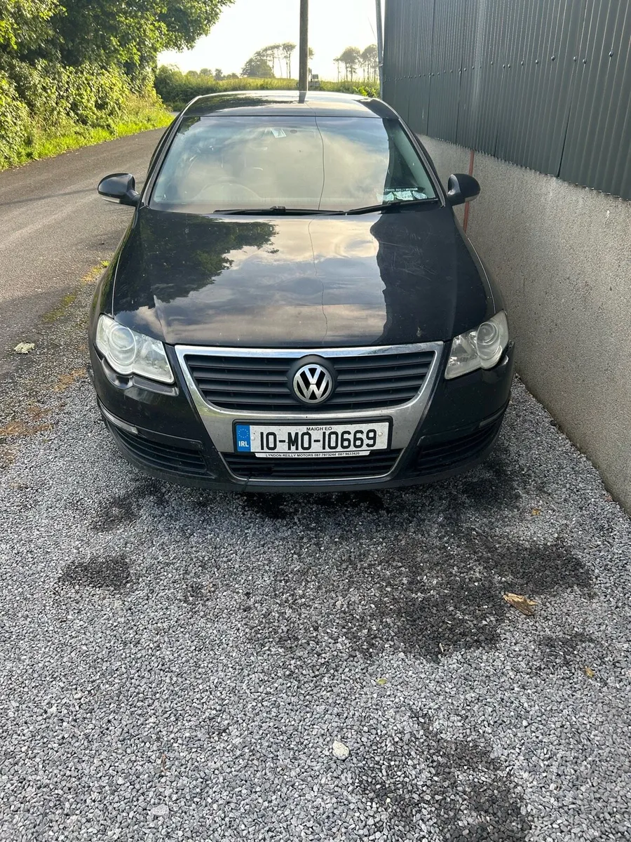 Volkswagen Passat - Image 1