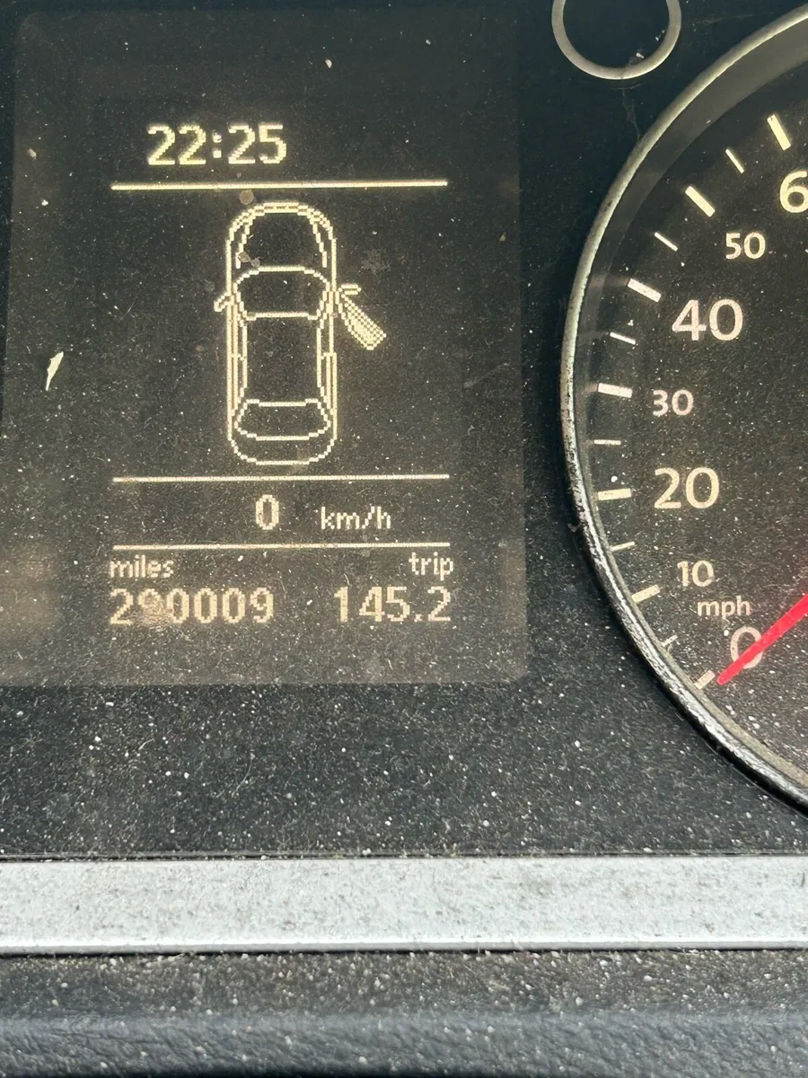Volkswagen Passat - Image 4