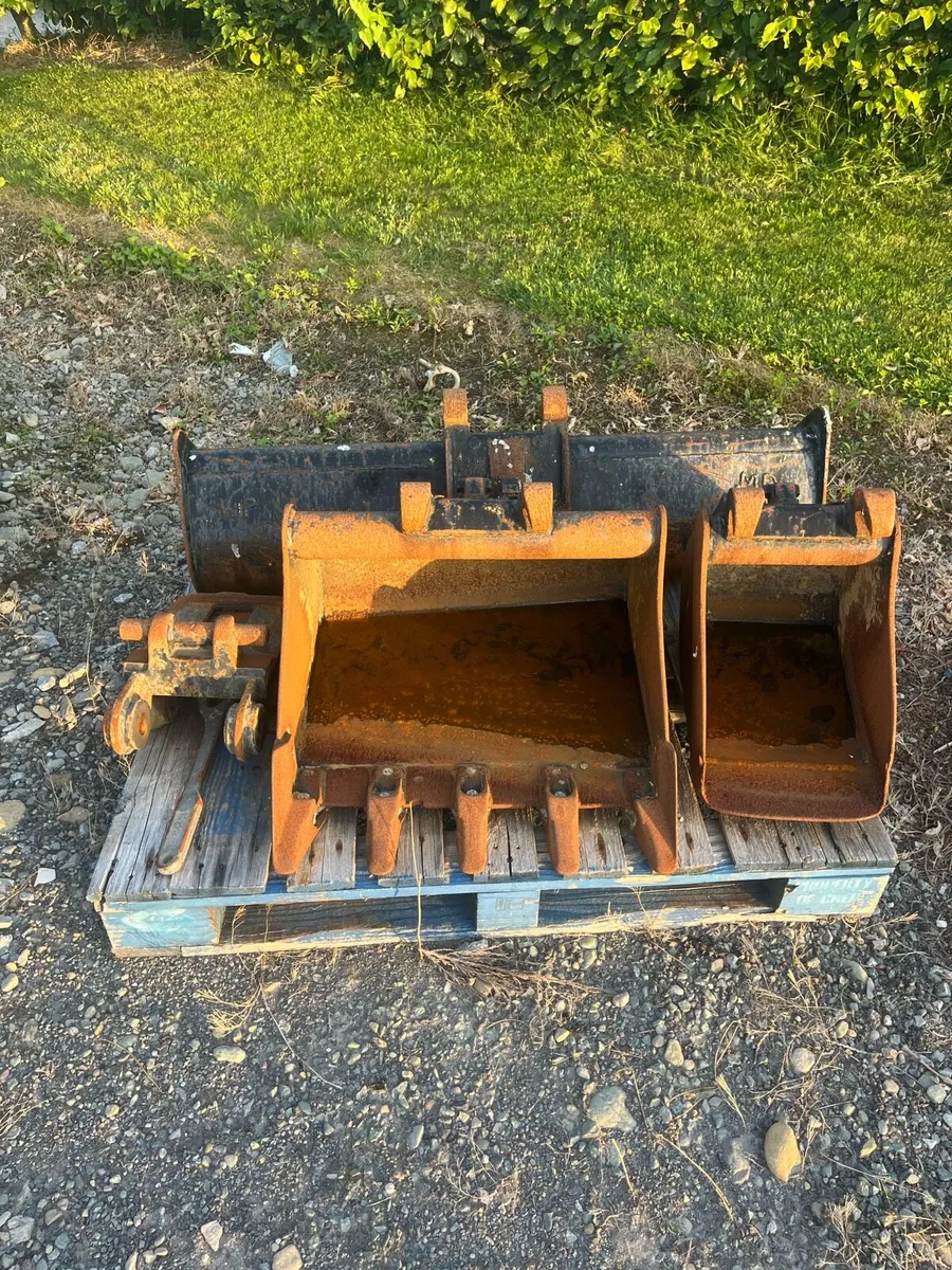 Quick hitch / buckets - Image 1