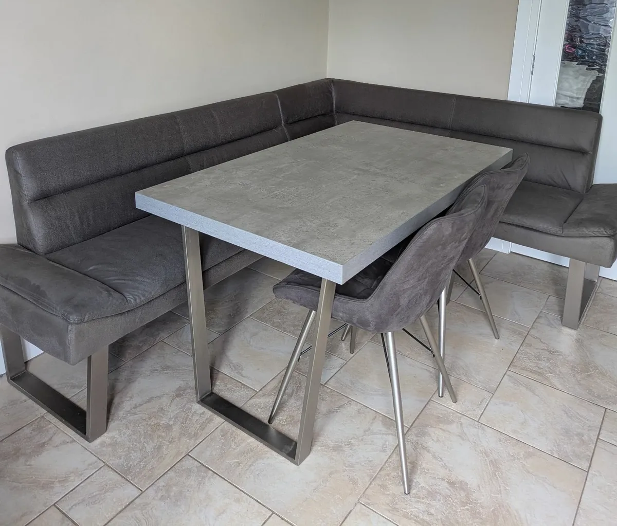 Grey L-shaped dining set - Image 2