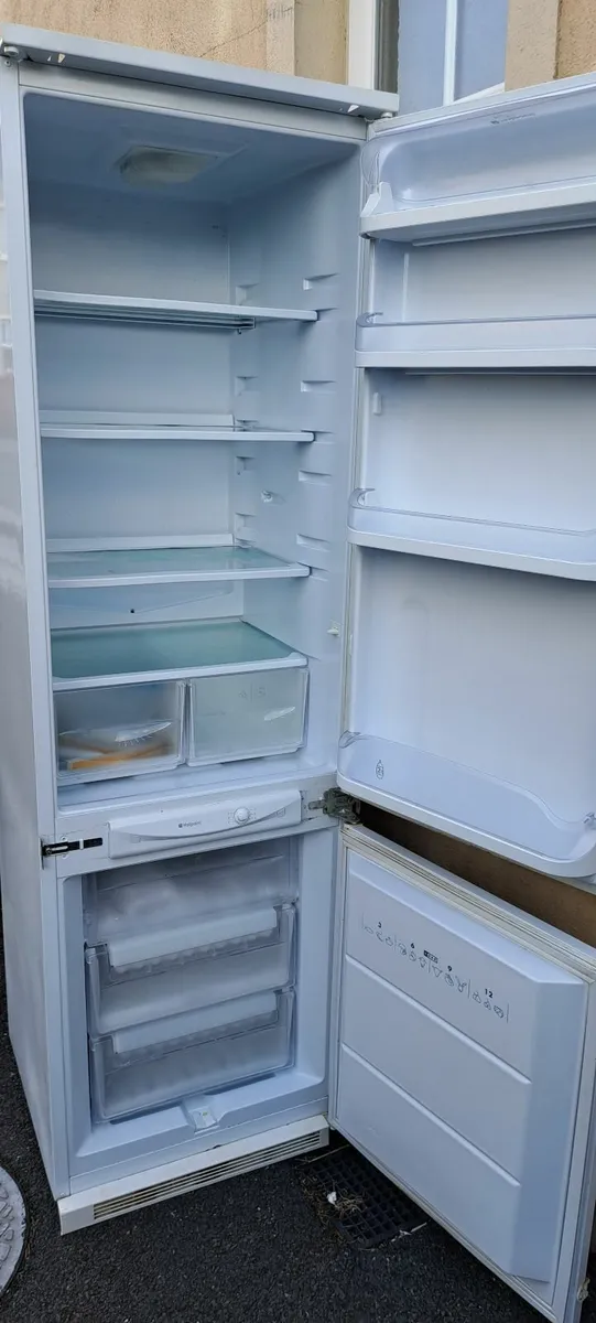 Integrated 70/30 Fridge/Freezer - Image 1