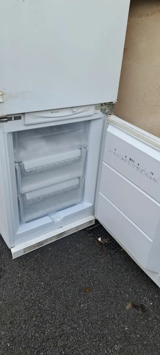 Integrated 70/30 Fridge/Freezer - Image 4