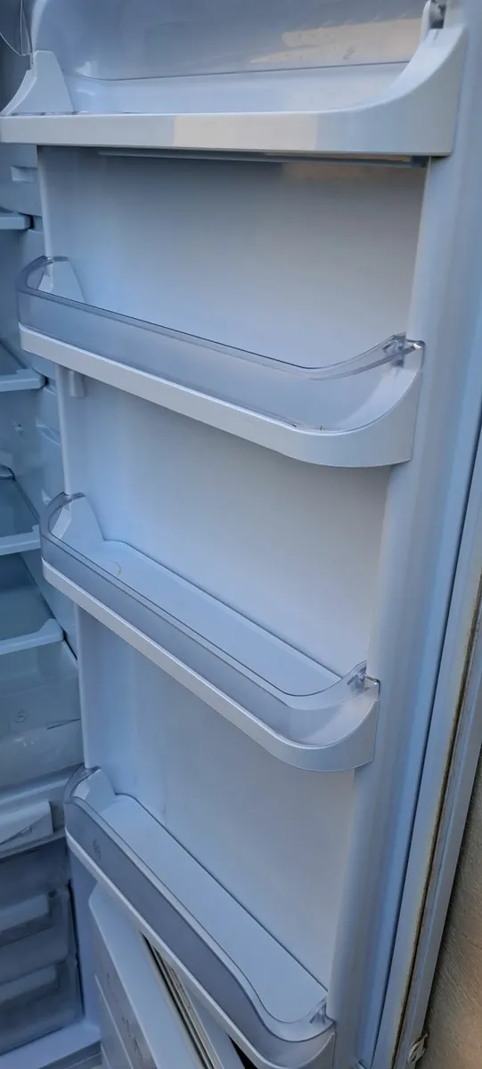 Integrated 70/30 Fridge/Freezer - Image 2