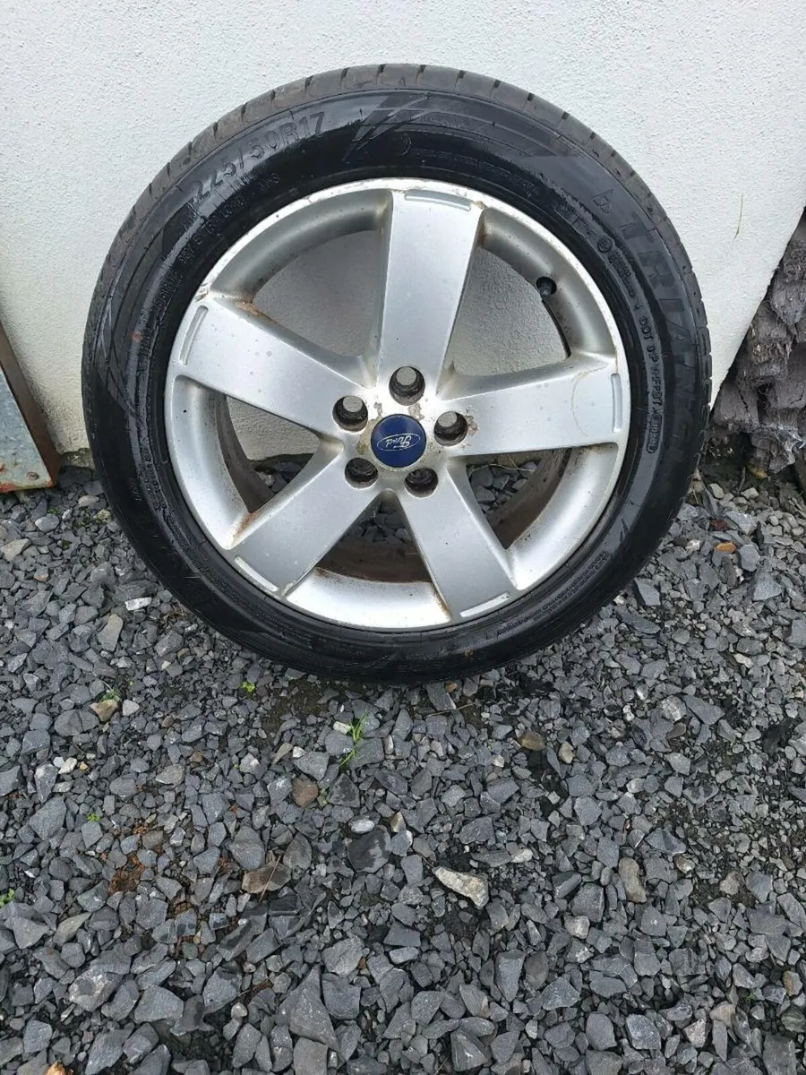 17 inch genuine ford alloys - Image 1