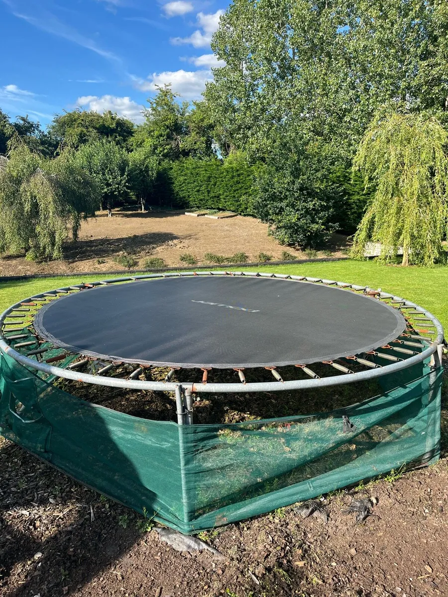 Trampoline