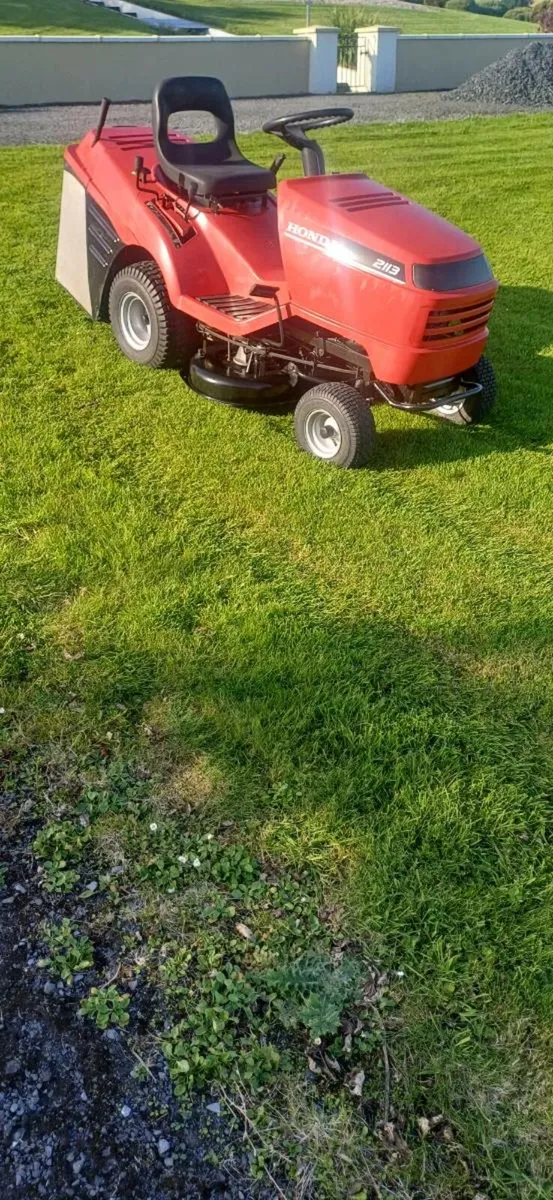 Honda ride on mower - Image 3