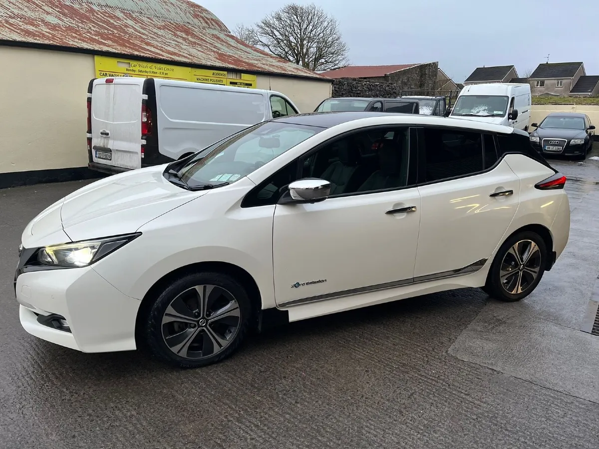 Nissan Leaf 2018 E Tekna - Image 2