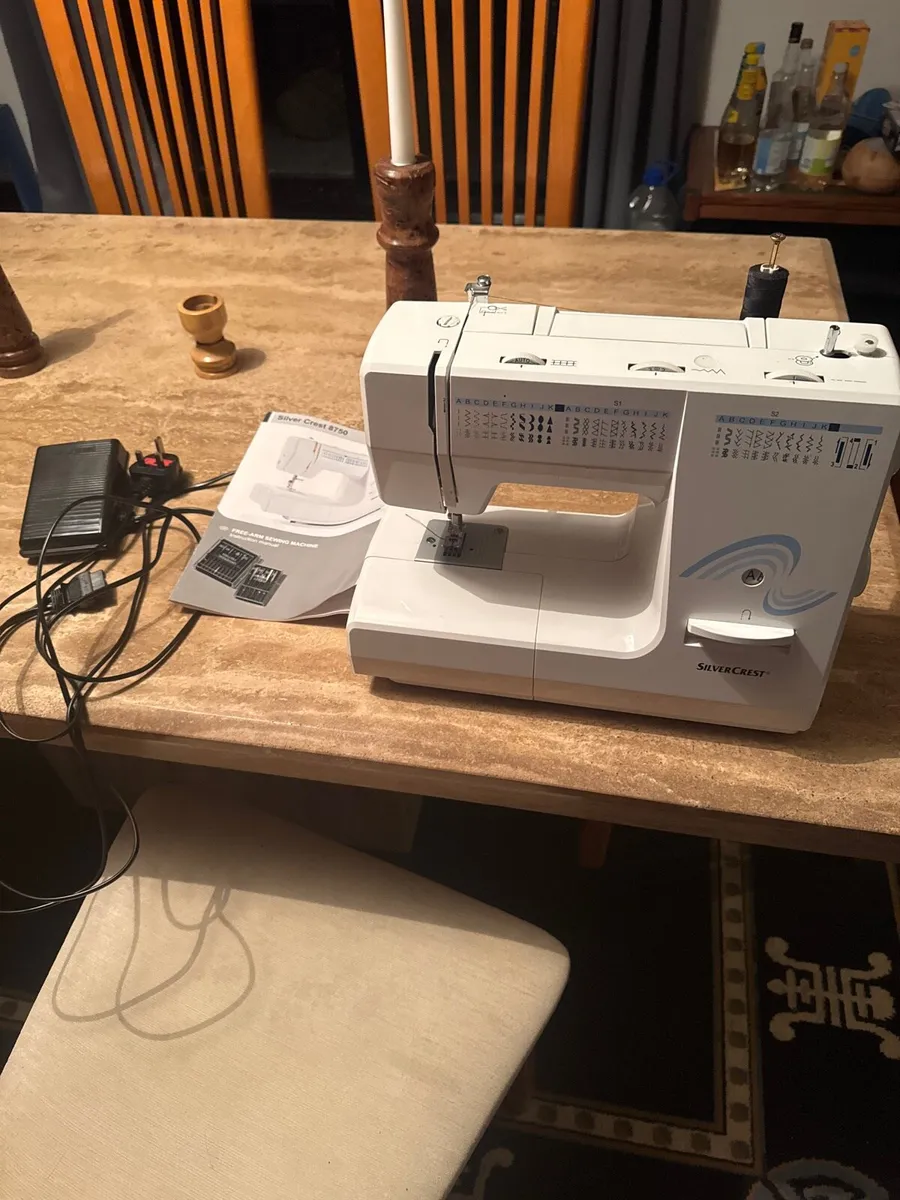 Sewing machine - Image 1