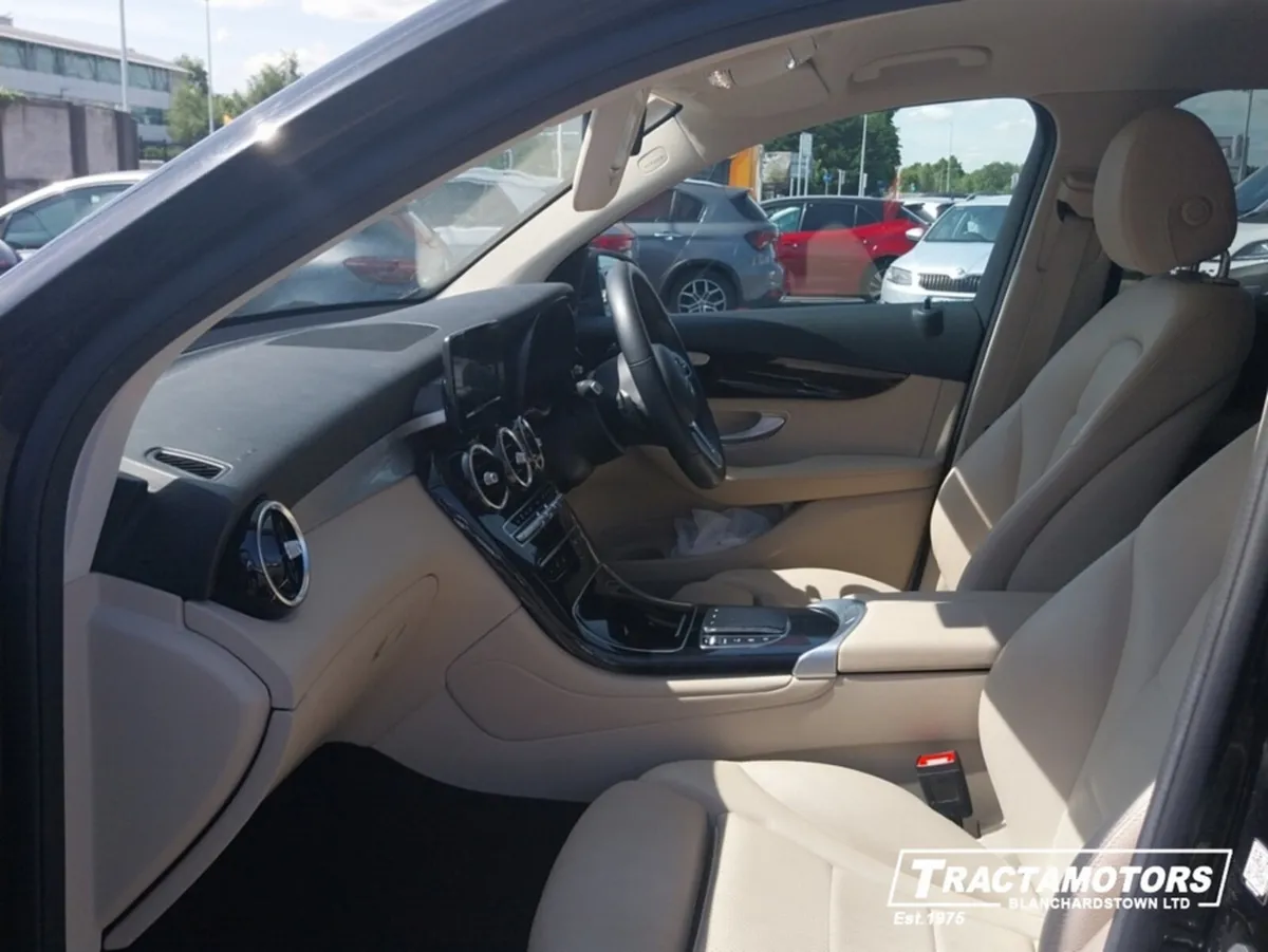 Mercedes-Benz GLC 220 D 5DR AUTO - Image 4